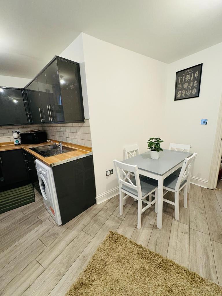 Willesden J Guest Home 4 London Exterior photo