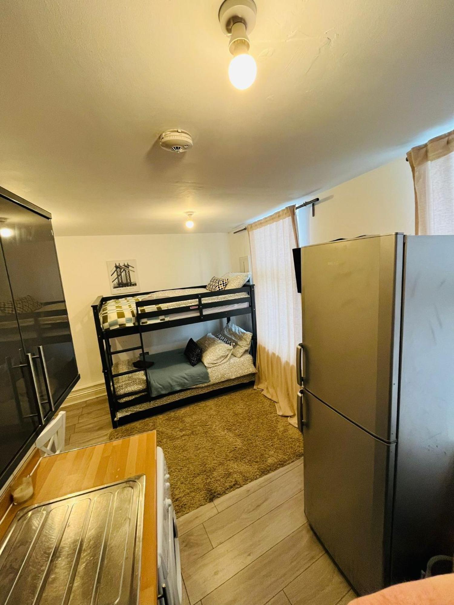 Willesden J Guest Home 4 London Room photo